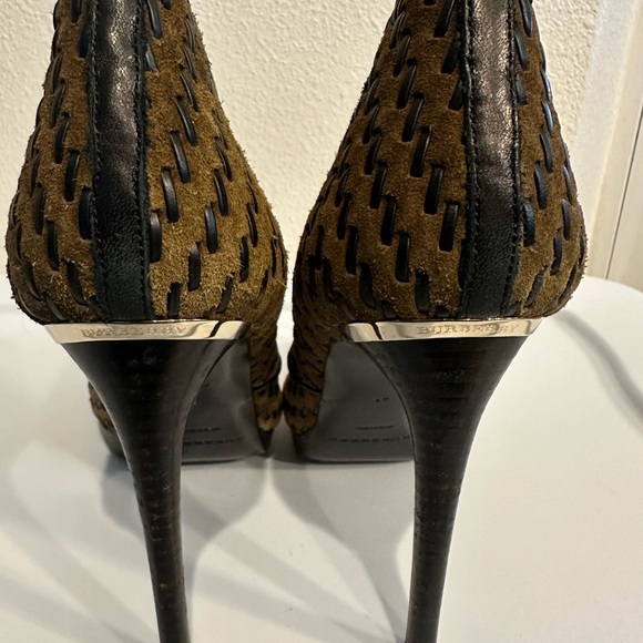 Burberry Brown suade bootie with leather weaving - Picture 5 of 11